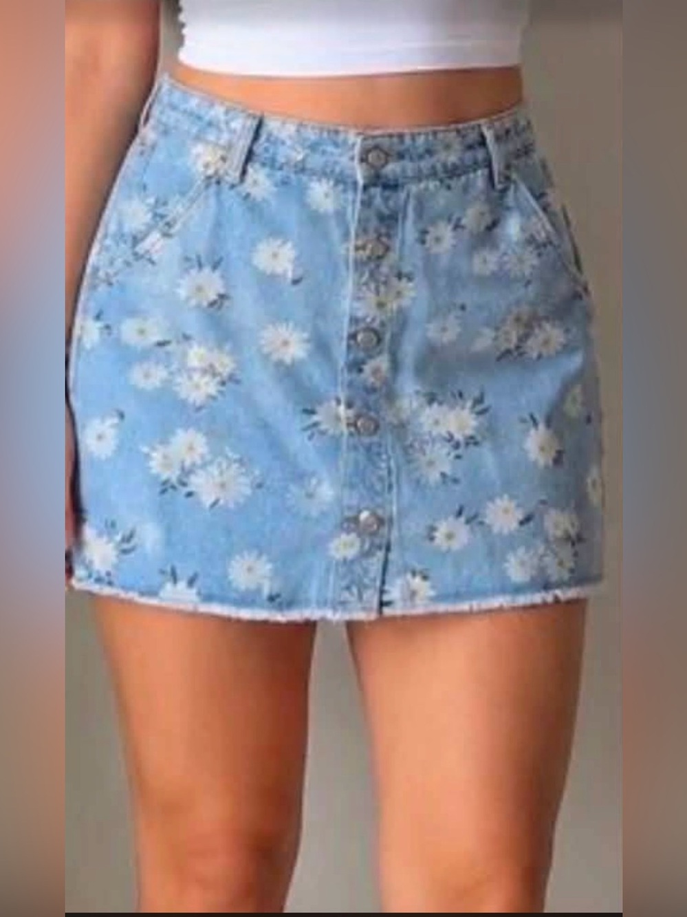 NWT Wild Fable Blue Denim Button Front Skirt with a Daisy Print - Size 14